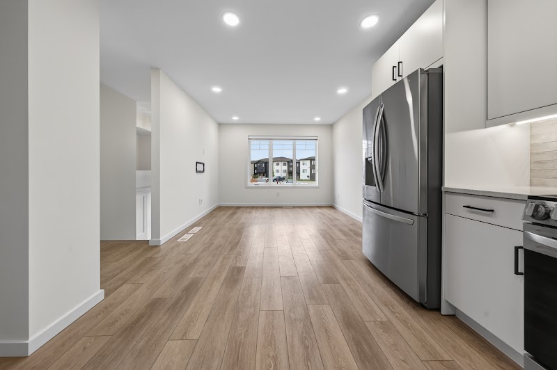 Kitchen, dining and living in one run