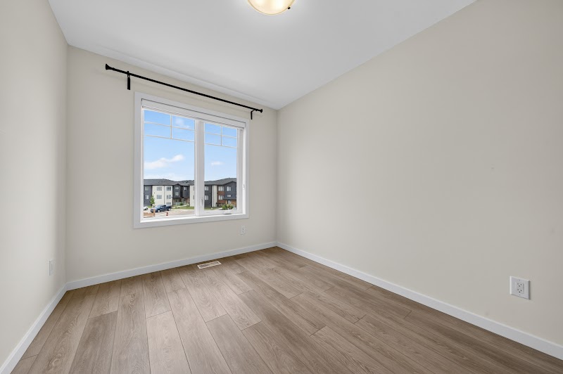 The second bedroom, window wall