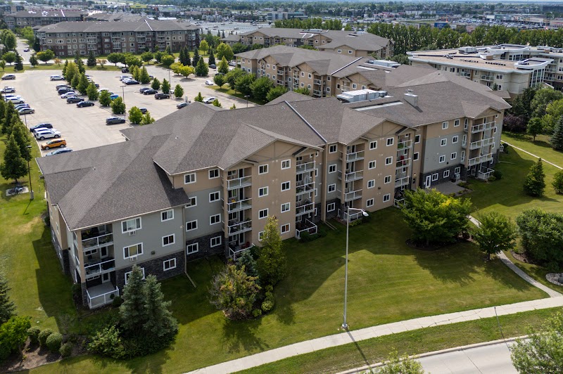The complex from above, Linden Woods