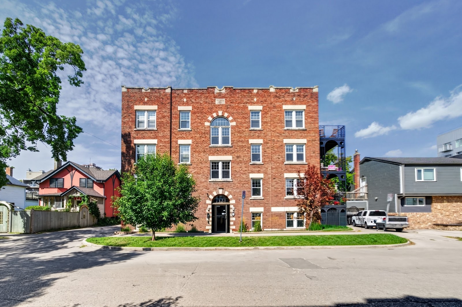 Front exterior of 477 Wardlaw Avenue